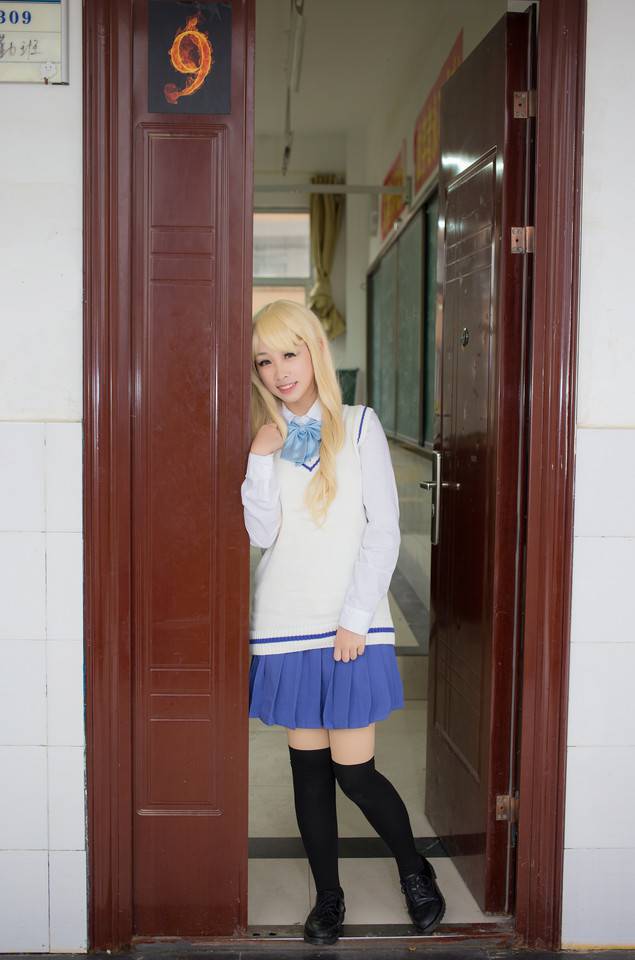 小樱可爱cos校服图来袭