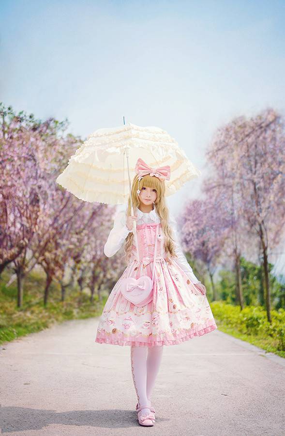 樱花初音唯美户外cos图