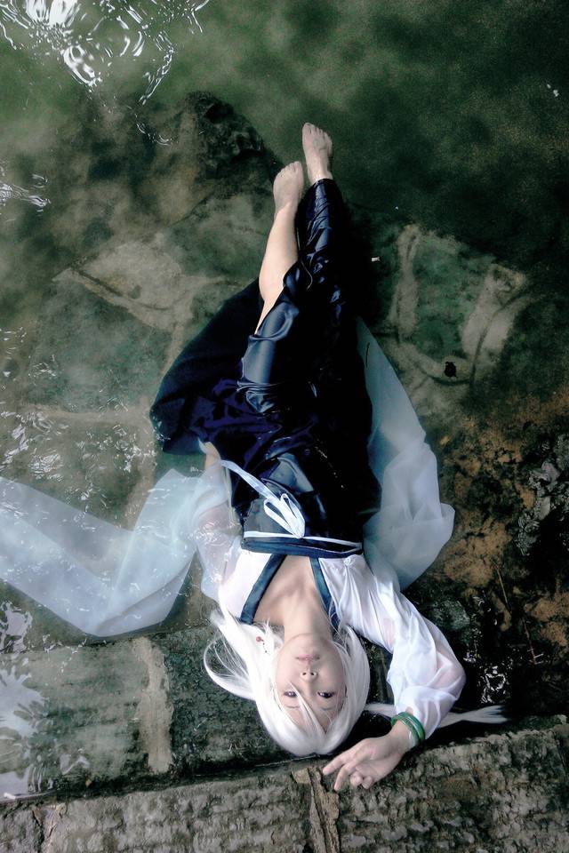 伤感妹子cos古风图片