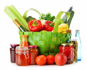 各种罐头和水果