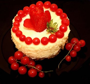 情人节水果蛋糕图片