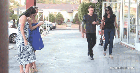 没有一点点防备的搞笑图片