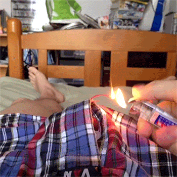 男人裤裆里放鞭炮搞笑gif图片