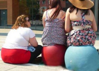 大街上的丰满美女糗事图片