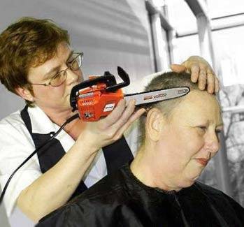 惊险的剃头搞笑奇葩图片