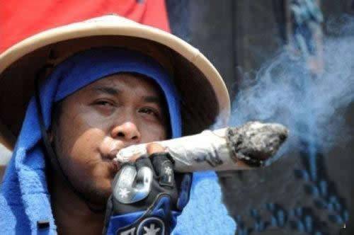 最过瘾的抽烟搞笑图片