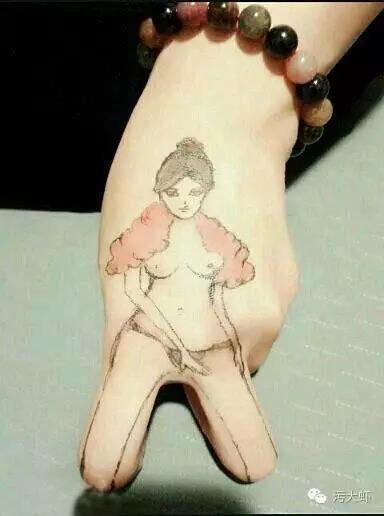 邪恶萝莉性感部位搞笑图片