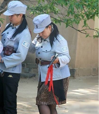 奇葩图片搞笑服饰搭配