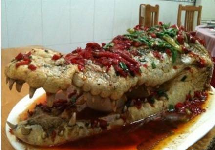 奇葩美食图片之水煮鱼头