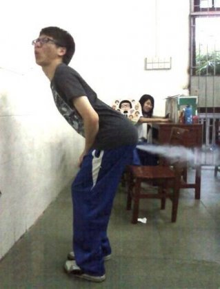 qq爆笑图片之强大的气场