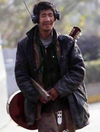 屌丝搞笑男图片之摇滚犀利哥