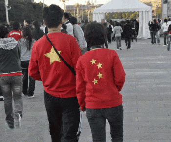 搞笑亮点图片之最耀眼的情侣装