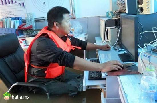 暴强每日吐槽图片之淡定哥！