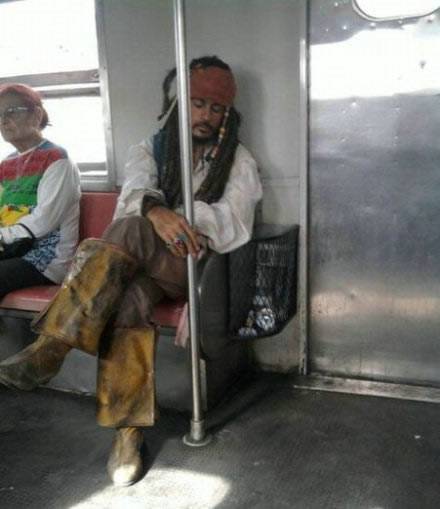 恶搞名人图片之有点晕船，换搭地铁了