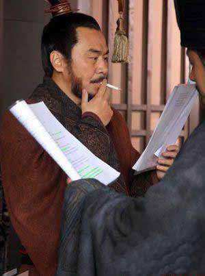 古代名人恶搞图片之拍戏累了，抽根烟吧