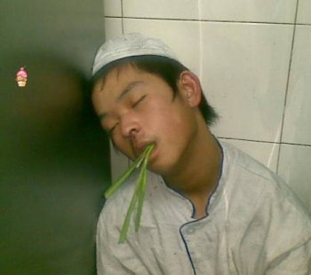 超雷人搞笑图片之困到不行了