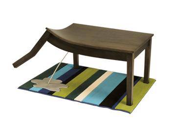 搞笑图片库之撒尿的桌子