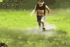 小狗与主人搞笑图片之洗洗澡吧