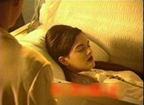 棺材里的死人图片