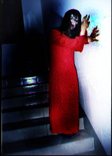红衣女鬼图片