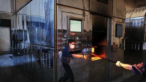 殡仪馆火化死人图片