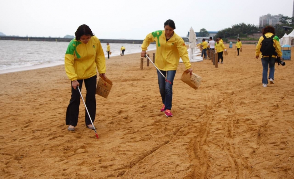 泳衣泳镜快翻出来！海滨泳场可以开始游泳了！