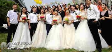 长虹举办集体婚礼 十位新人喜结良缘