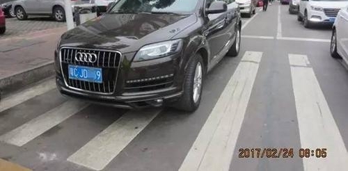 珠海这些路段违停较多 靠路边停车打电话也会被罚