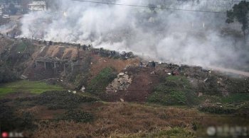 这不是火灾是熏肉，熏腊肉熏出了新高度，烟雾萦绕宛若仙境