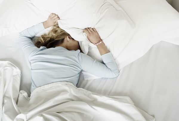 你的睡姿，可能正在不知不觉中让你变老