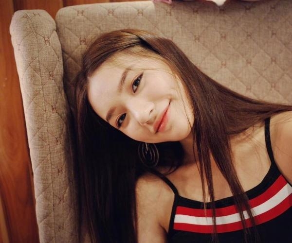 组图:37岁张柏芝与21岁林允合影 相差16岁毫无违和感