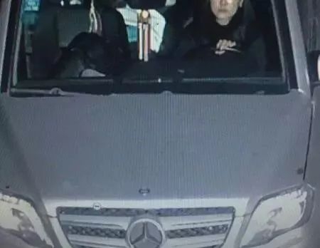 美女老板被奢侈品店员一句话激怒 偷走2万元的包