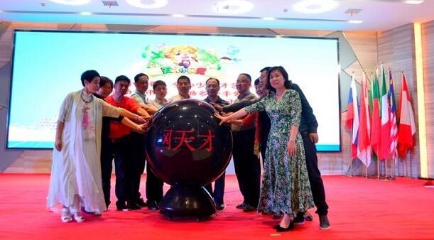 “天才小咖秀”网络电视大赛启动 首场周赛人气爆棚