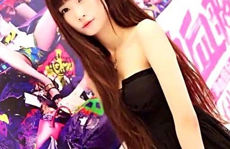 在农村，如果一个初中毕业女孩年收入几十万，她的父母被人瞧不起