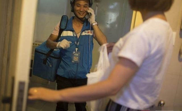 直播网红赚钱经，一场表演2小时，净赚3000元