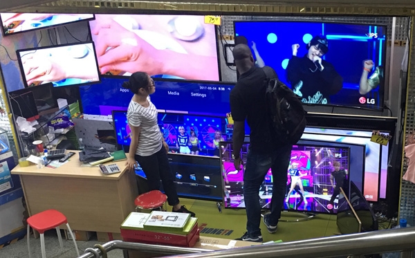 卢旺达大屠杀幸存者在广州：想回家 帮中国人拿大单