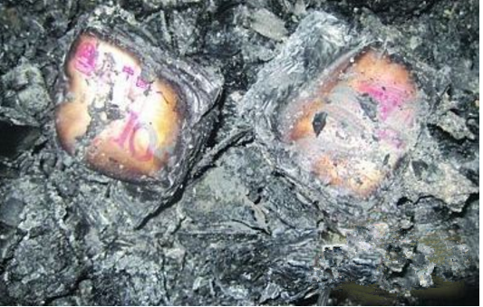 老人80万钞票被烈火烧坏，当场差点被气坏！