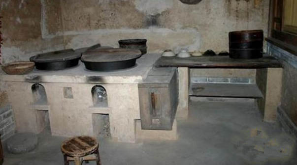 老人80万钞票被烈火烧坏，当场差点被气坏！