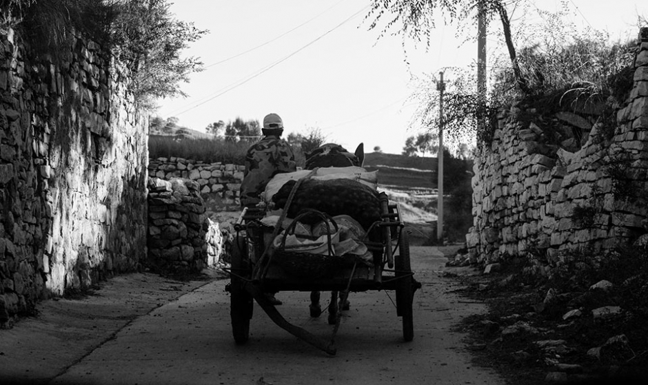 农村情最是难忘怀  组照晋西北采风 ——《村头》