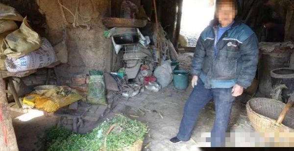 妻子因病去世，男子不顾非议转身娶继女，并生下一儿子一女儿