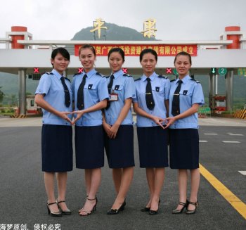 收费站工作的姑娘们，青春靓丽其实很辛苦