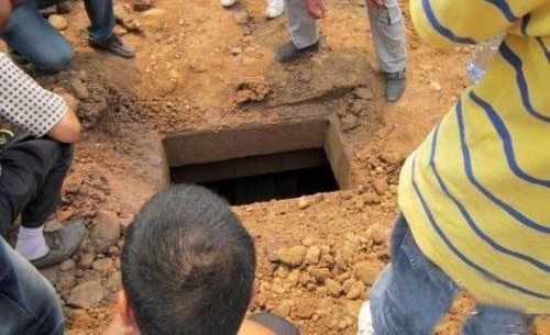 老大爷挖出50余件“宋代陶俑“，上缴获200元奖励！