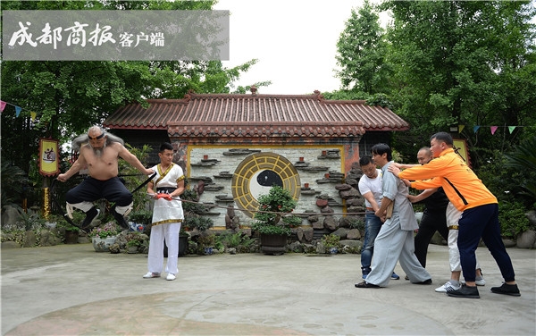 青城派掌门赞成武术“打假” ：如被挑战随时可应战