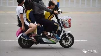 车主注意！电动车能不能载人，能否载两个儿童？这里有答案！