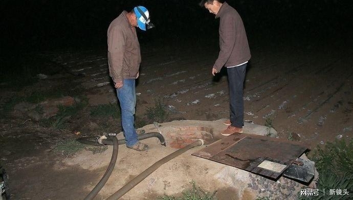 “买水”浇地，大旱之下的农民昼夜守井、夜不归宿