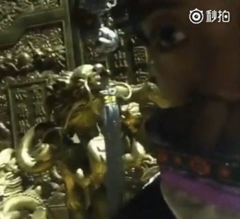 女主播藏身故宫直播？当事人回应：实为影视基地