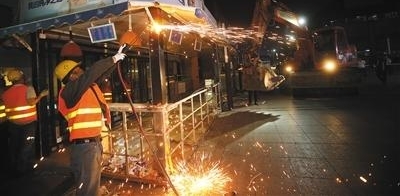 王府井大街水吧全部撤场清理 已在王府井大街存在17年