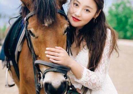 准新娘腿腿，医院楼下被捅杀不治身亡