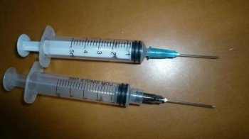 河北一幼师因学生不听话 用注射器扎伤4名幼儿