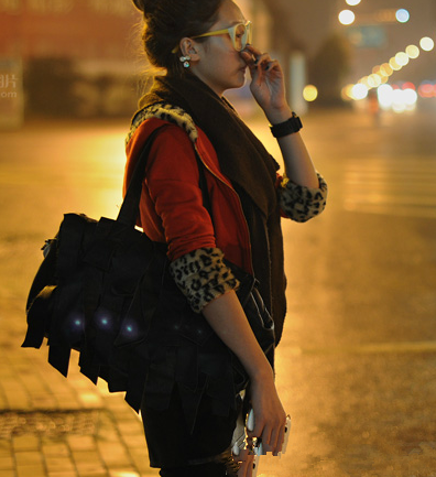 镜头下：在北京夜店讨生活的90后女大学生